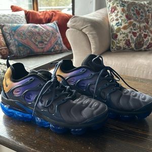 Nike Air Vapormax Plus Persian Violet/Midnight Navy/Laser Orange
Women's Size 11
